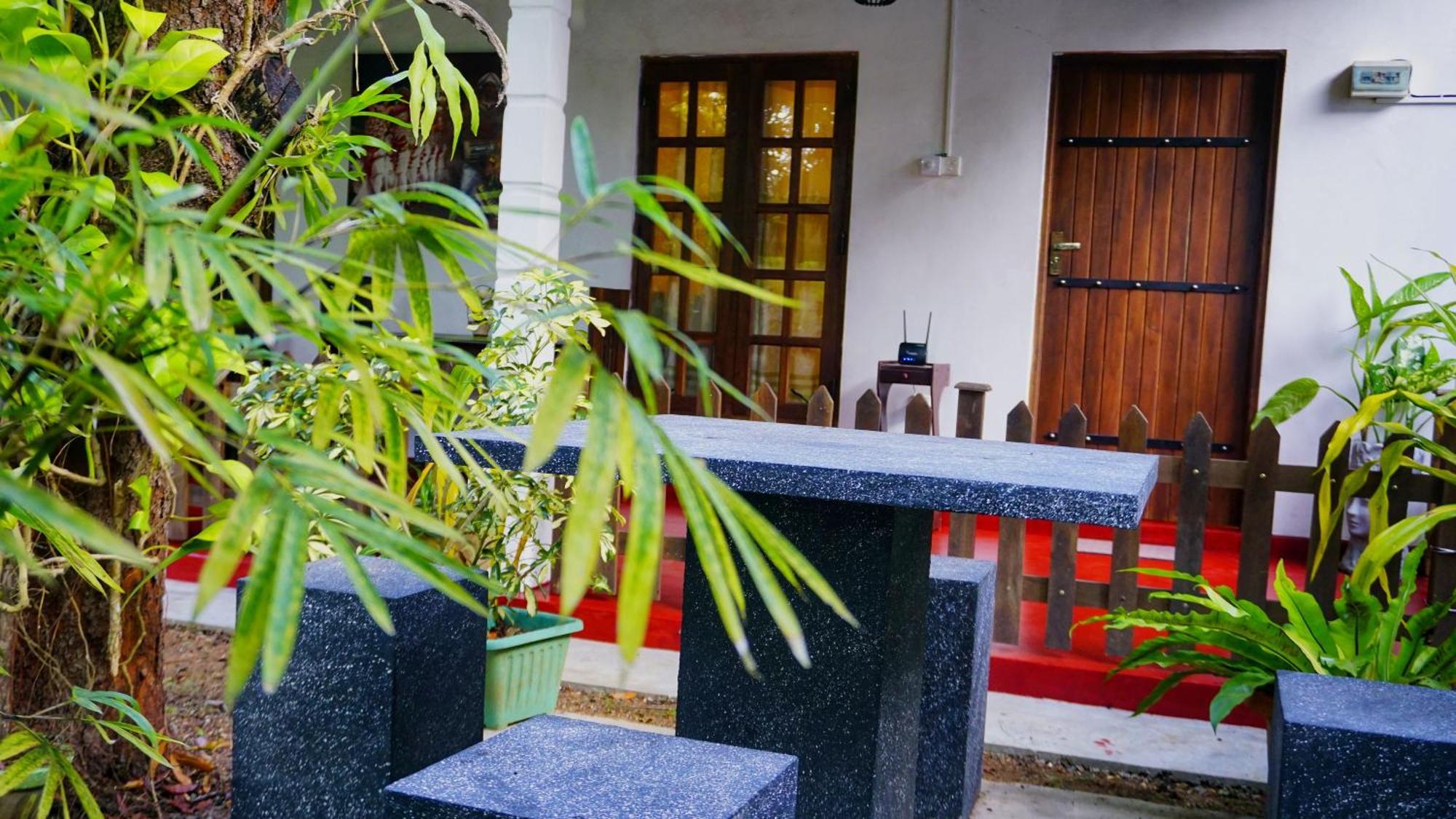 Lake Island Home Stay Dambulla Ngoại thất bức ảnh