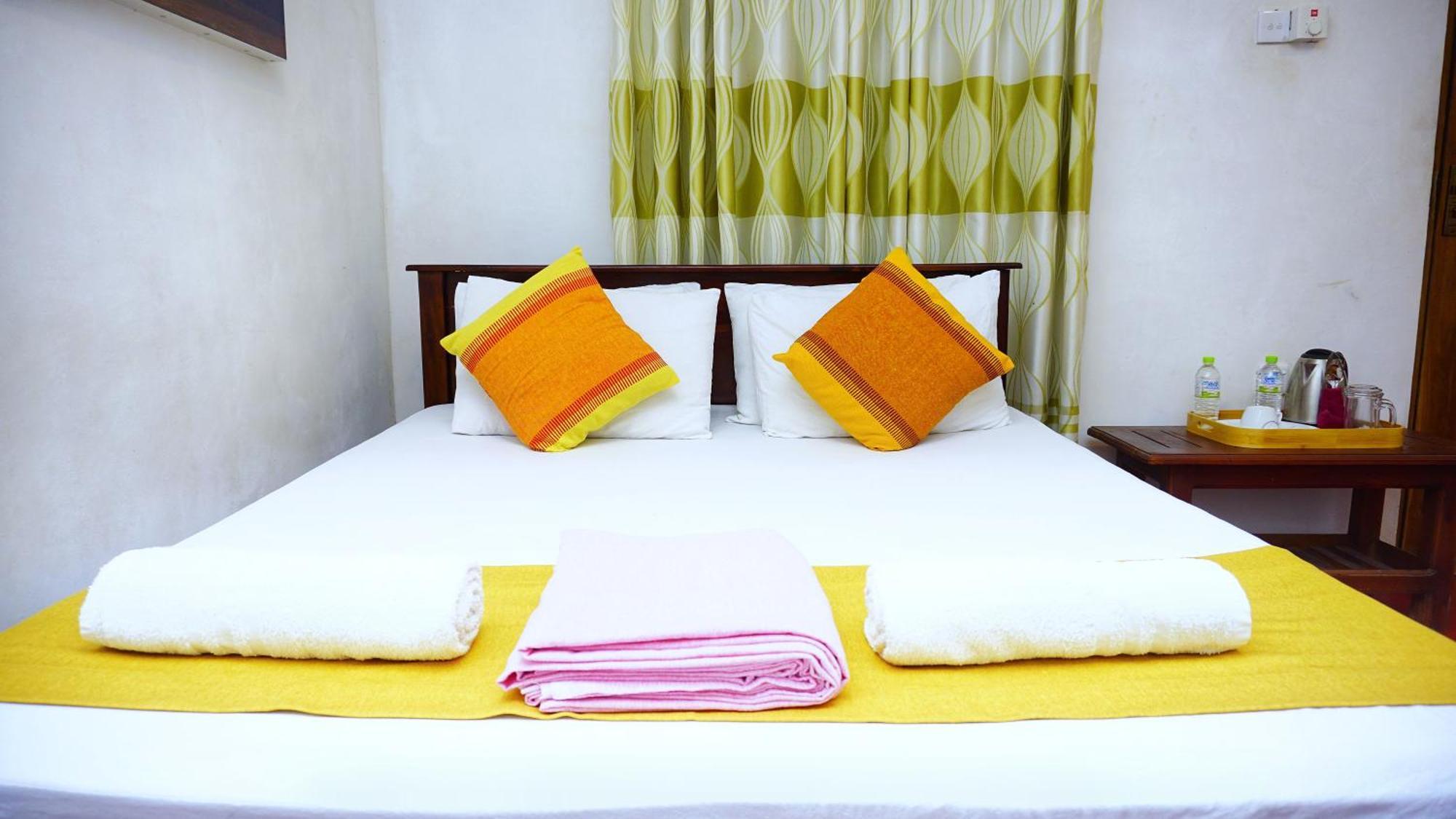 Lake Island Home Stay Dambulla Ngoại thất bức ảnh