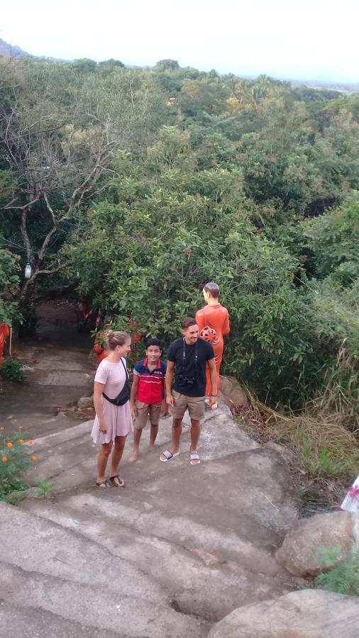 Lake Island Home Stay Dambulla Ngoại thất bức ảnh